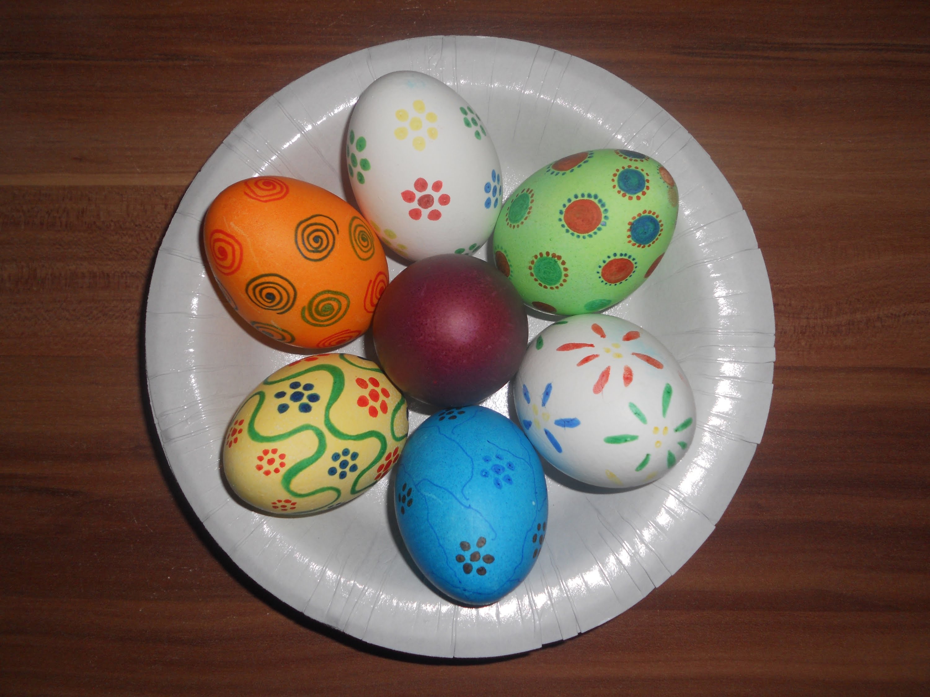 صور بيض ملون لشم النسيم طريقة تلوين البيض (18)