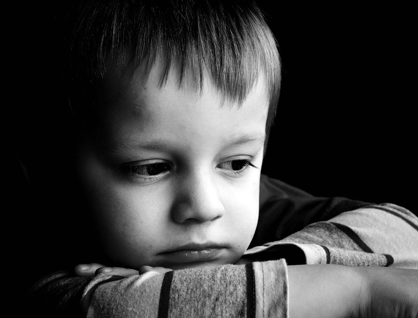 صور اطفال حزينة 2019 رمزيات اطفال تبكي سوبر كايرو